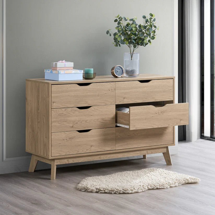 Bedroom > Dresser & Mirror - Couch