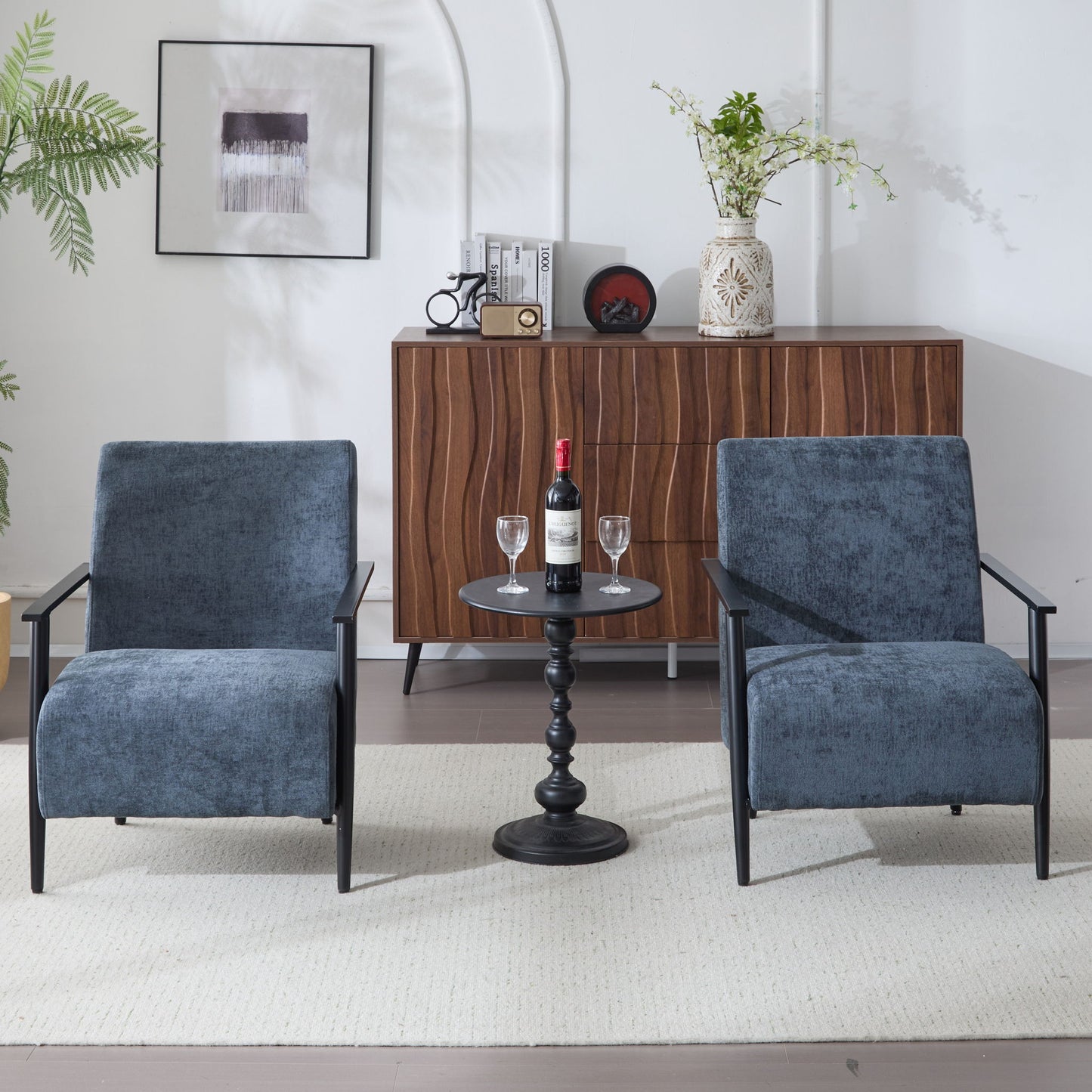 Modern Lounge Chair With Polyester Upholstery