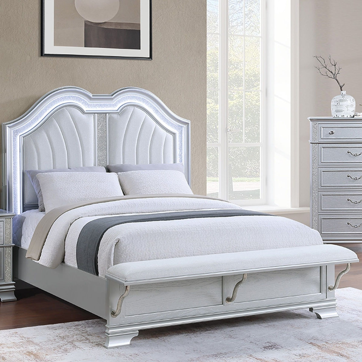 3 Piece Bedroom Set With Elegant Bed, 2 Nightstands